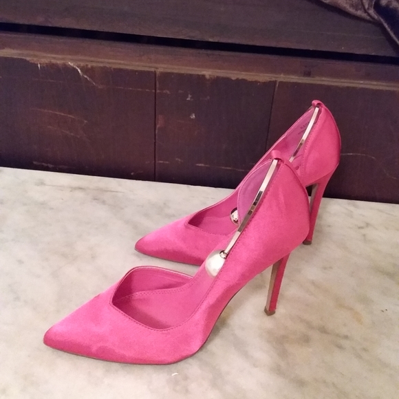 Lemon Drop Heels - Picture 4 of 11